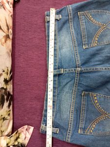 Jean&#39;s ( Almost New)