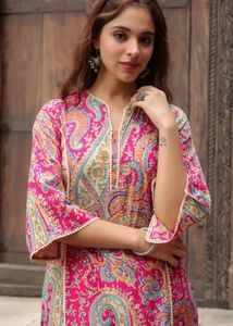 Elegant Paisley Print Kurta
