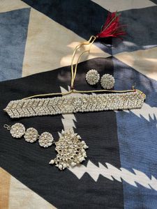 Moti Jewellery Set &amp; Mangtika