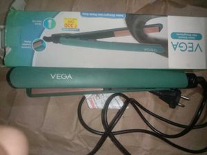 VEGA Hair Straightener