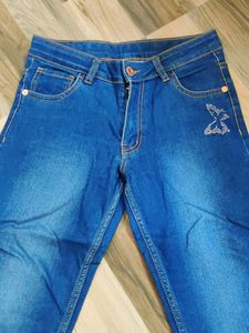 capri jeans with Butterfly Detail