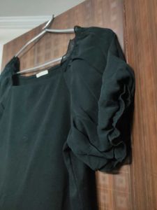 Black Ribbed Puff Sleeves Top