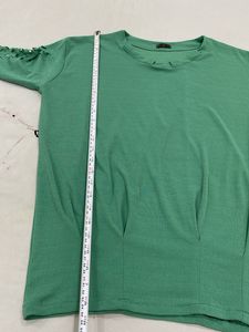 Green Long Sleeve Top