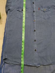 LEVI&#39;S DOUBLE POCKET GENTLY USED DENIM SHIRT.
