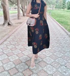 Floral Print Sleeveless Midi Dress