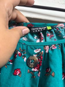 “Tokyo Talkies” Green Floral Clinched Waist Top