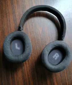 JBL HEADPHONES E55BT.