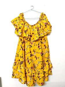 Hey Yeah.! I AM Selling A Dress Over Here.
