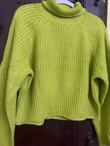 woman solid pullover