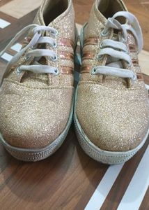 Glittery Shoes✨