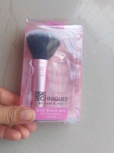 Real Techniques Mini multitask Brush 407
