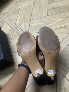 Authentic Tommy Hilfiger Leather Slim Heels