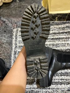 H&amp;M Chelsea Boots