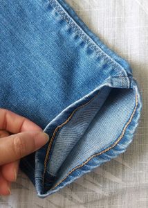 Levi&#39;s High Rise Blue Jeans size 32