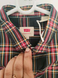 Price Drop ⬇️Levi'shirt Unused