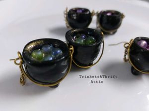 🎃Witches&#39; Cauldron Earrings🎃