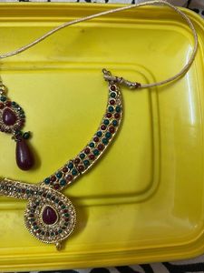 Jewellery Set ( neck lace + mango tikka + surprise