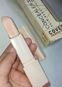 Two Highlighters Of Mac And 1 Concealer Stick