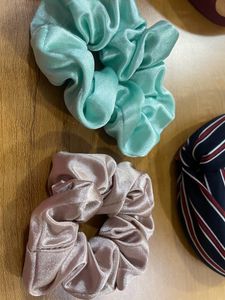 HAIR BANDS AND RUBBER BAND