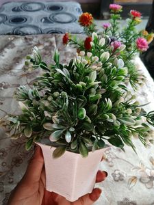 2 Artificial Flower Pots
