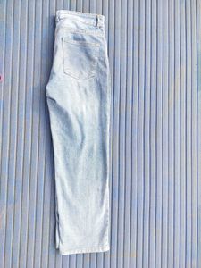 🧬 Light Wash Denim Jeans