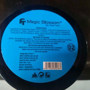 Magic Blossom Compact Powder (24hrs Matte Light)