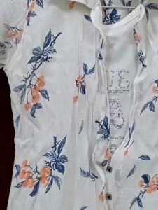 White &amp; Blue Women&#39;s Top In Georgette Fabric