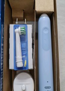 Oral B Pro 3 Model Electric Toothbrush