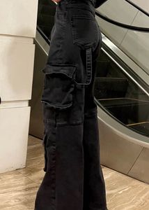 So Black Pocket Details High Waist Cargo Jeans