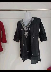 Elegant Black Embroidered Kurta
