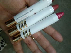 Myglamm Perfect curves Lip Crayon