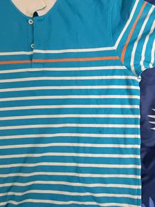 Mens Tshirt . Very Good Condition, Very Minor Stains As In Pic 5 And 6