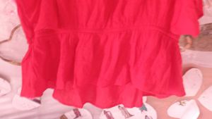 Notations l Red Sleeveless Top