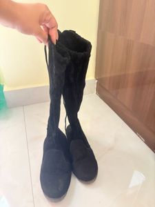 Stylish Black Over-the-Knee Boots