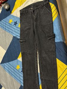Black Pocket Loose Jeans