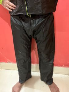 Raincoat For Men With Pyjamas - Black &amp; Lime