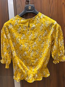Chic Yellow Floral Puff Sleeve Top