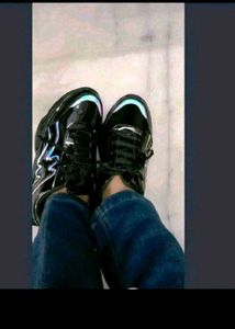 Black Shoes