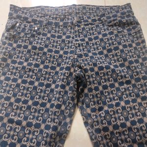 Women&#39;s Floral Denim In Good Condition