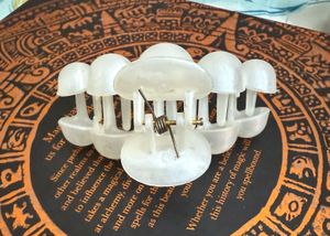 Pearl Claw Clip