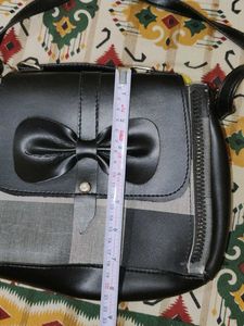 sling bag with bow ♥️ and keyring 🦆