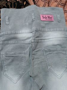 High-Waisted Denim Capris