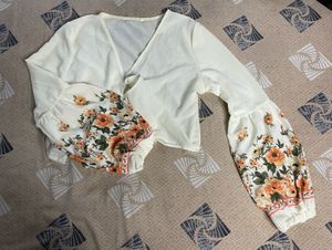 Floral Balloon Sleeve Crop Top