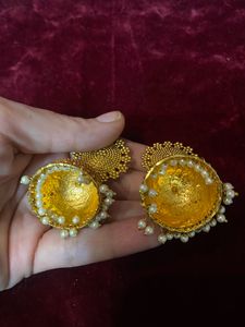 Gold Looking Jhumki