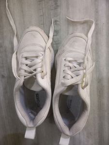 White Shooes