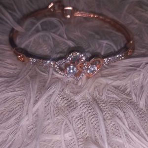 Elegant Rose-Gold Crystal Bracelet 💖✨