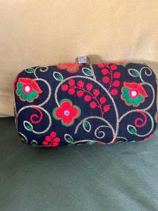 Floral clutch