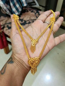 Elegant Gold-Tone Necklace &amp; Earring Set