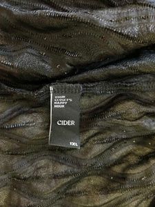 🖤 CIDER 3D wavy pattern halter top 🖤