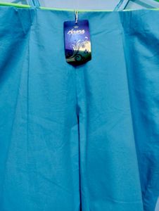 Blue cropped pants